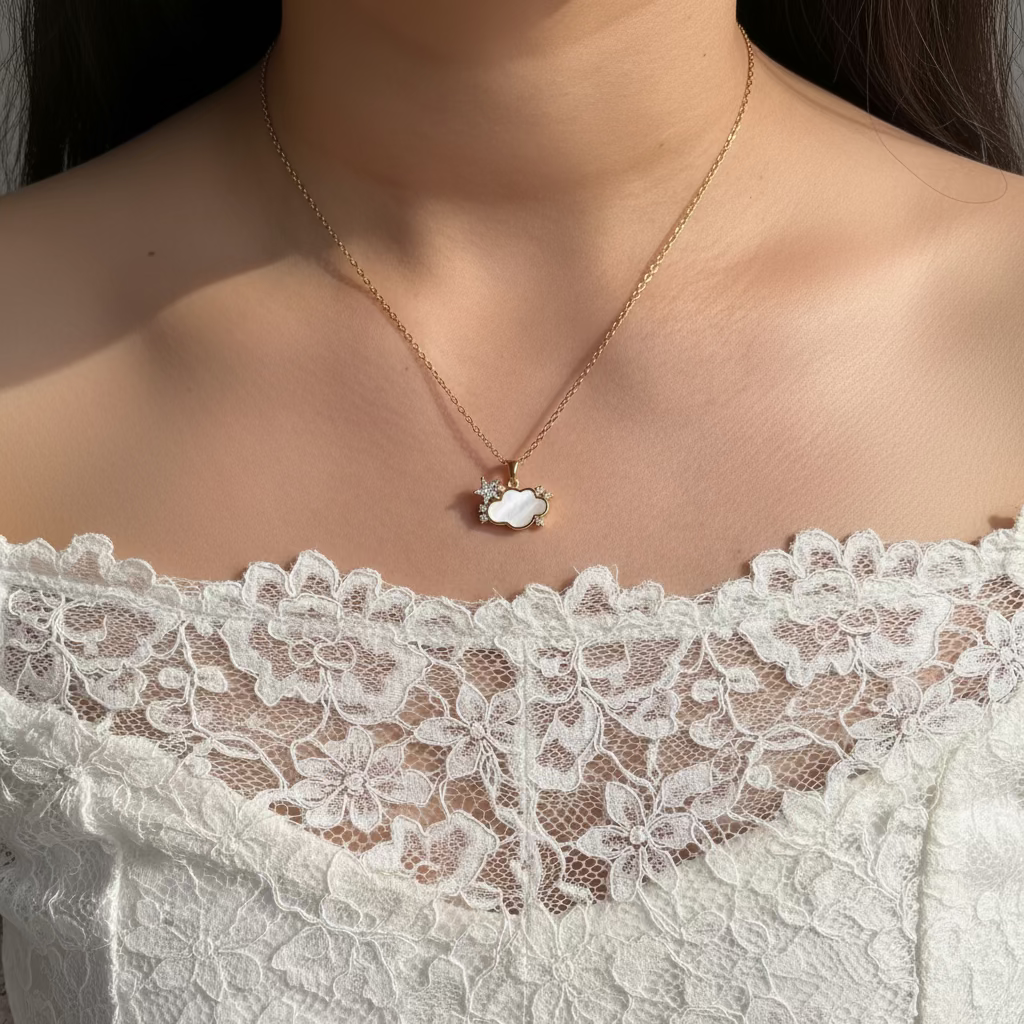 Collier Pendentif Nuage Nacré